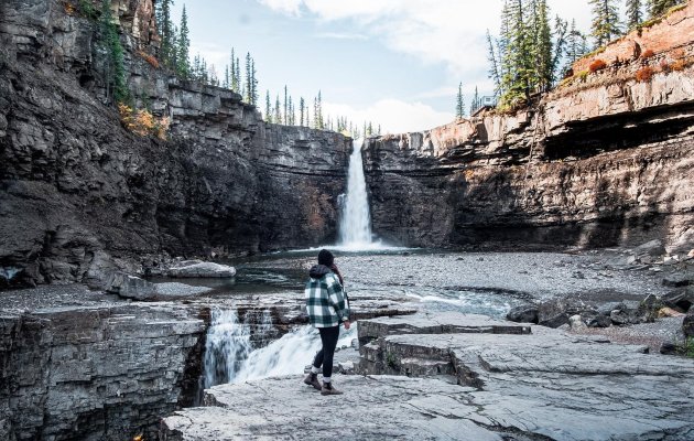 Maravillosas cascadas en Canadá escondidas al final de una ruta de senderismo🥾💦🇨🇦

Aprovecha el verano para conocer estas gemas naturales poco conocidas del país🌳🏃‍♂️🏃‍♀️💨

Conoce más aquí⬇️⬇️⬇️

calgaryhispano.com/publicacion/ma…