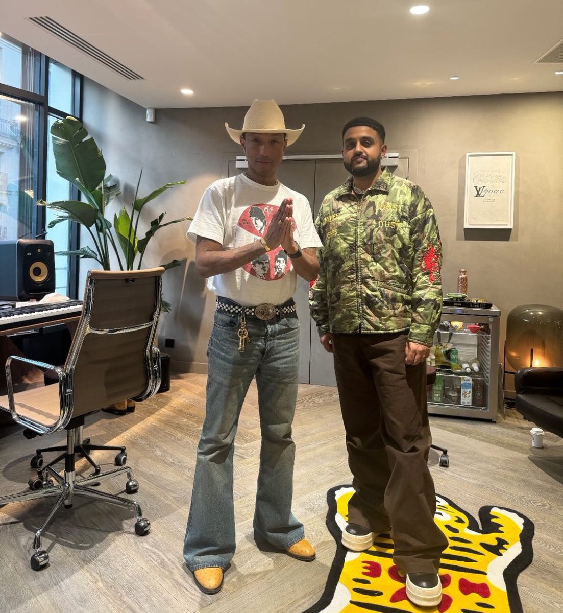 NAV x Pharrell Williams working on new music at the LV office 👀 'On My Way 2 Rexdale' drops this summer — teased features include: ▫️Playboi Carti ▫️Travis Scott ▫️Future ▫️Young Thug ▫️Don Toliver ▫️Metro Boomin