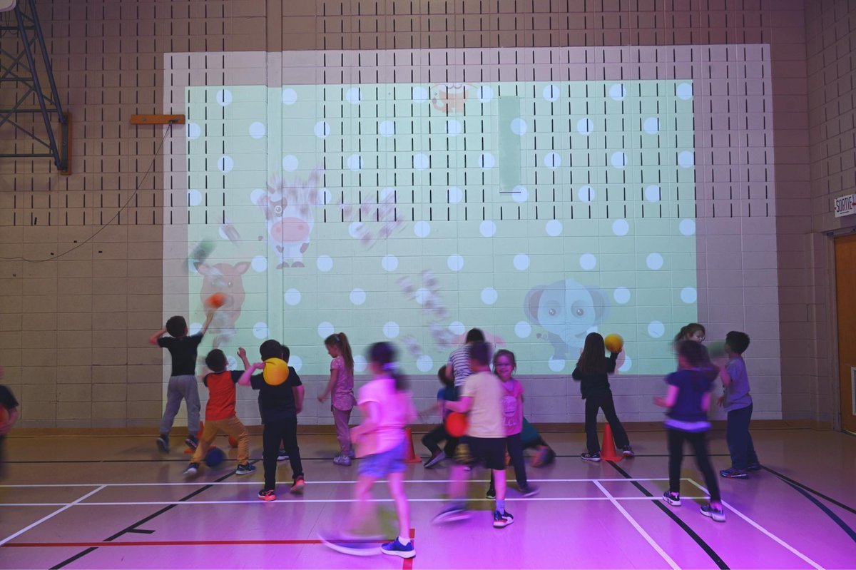 🏫Visite de l’École de la Nacelle sous le signe des edtech avec @bdrainvilleqc, député de Lévis à l'Assemblée nationale et <a href="/M_Biron/">Martine Biron</a>, Députée des Chutes de la Chaudière.🏀💻

#POLQC #edtech