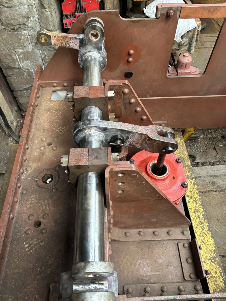 4123LMS's tweet photo. This weekend the newly completed replacement tender brake shaft was test fitted on the frames, and after the steam brake piston was installed, given a quick air test.  Seems to work fine. https://t.co/QHqMTeaBn4