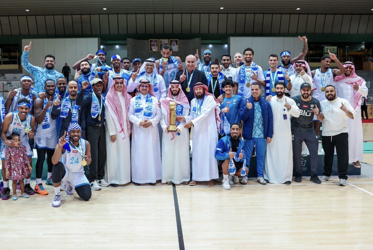 سلة ( الزعيم ) سلة البطولات الاستثنائية 🏀💙 tweet media