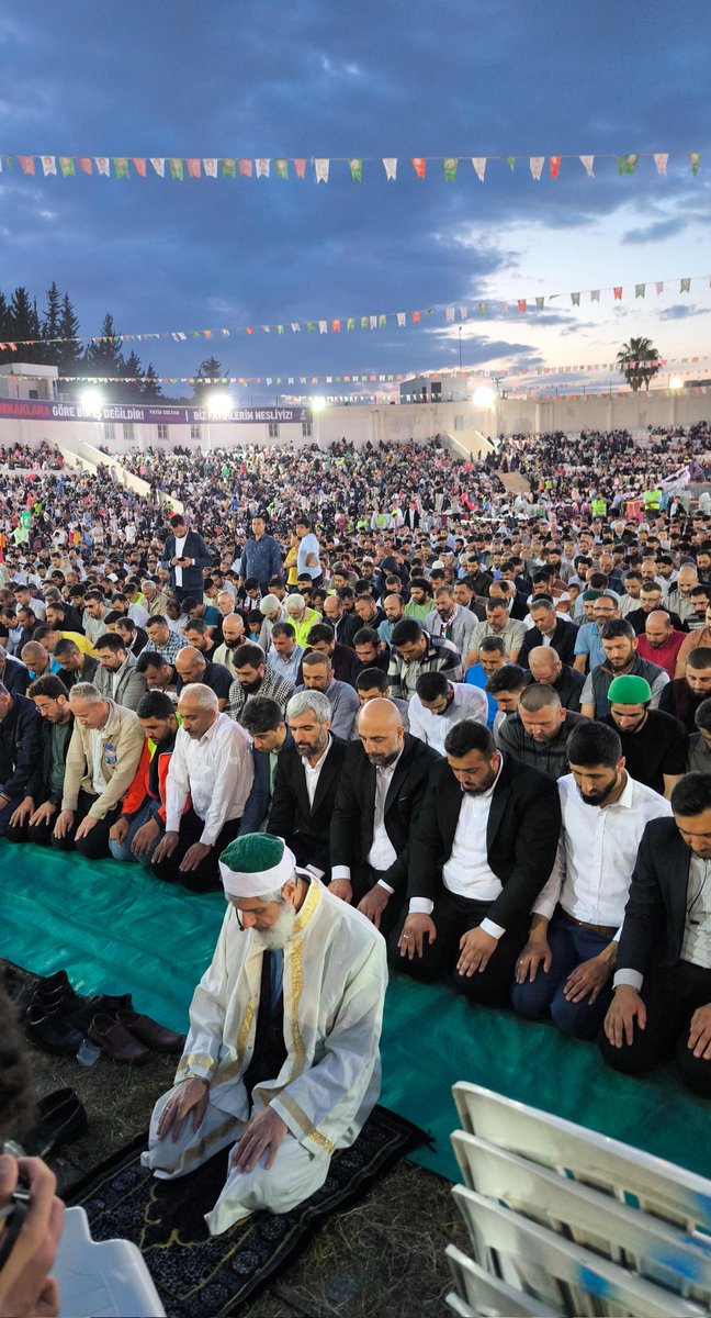 @C_karatay_ Selam olsun Gazze'ye 
Selam olsun Refaha 
Selam olsun Kassam'a 
Selam olsun Asrın mücahitlerine
FilistiniçinAyaktayız 
#FurkanHareketi