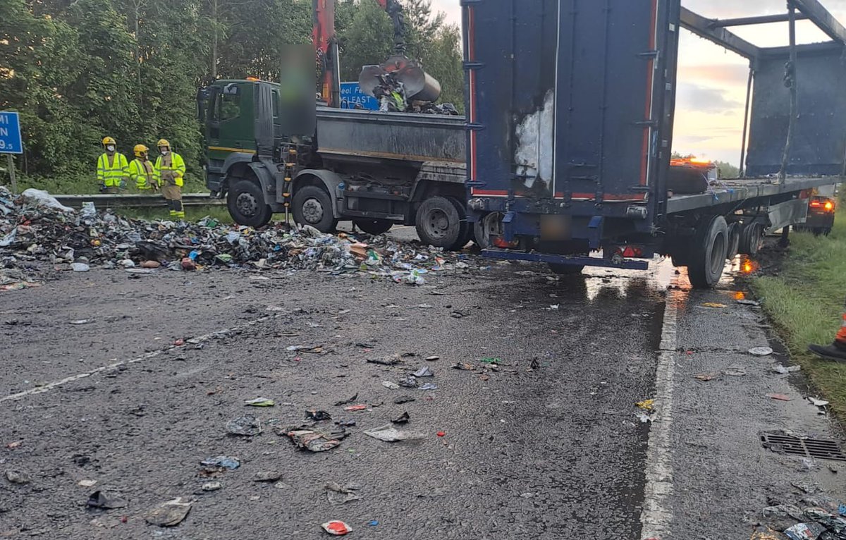 #M1 J4 Donabate Northbound We have now finished on scene at the truck fire, cleaning of the road surface is underway. The trailer has been recovered and towed away. @DCCTraffic @TIITraffic