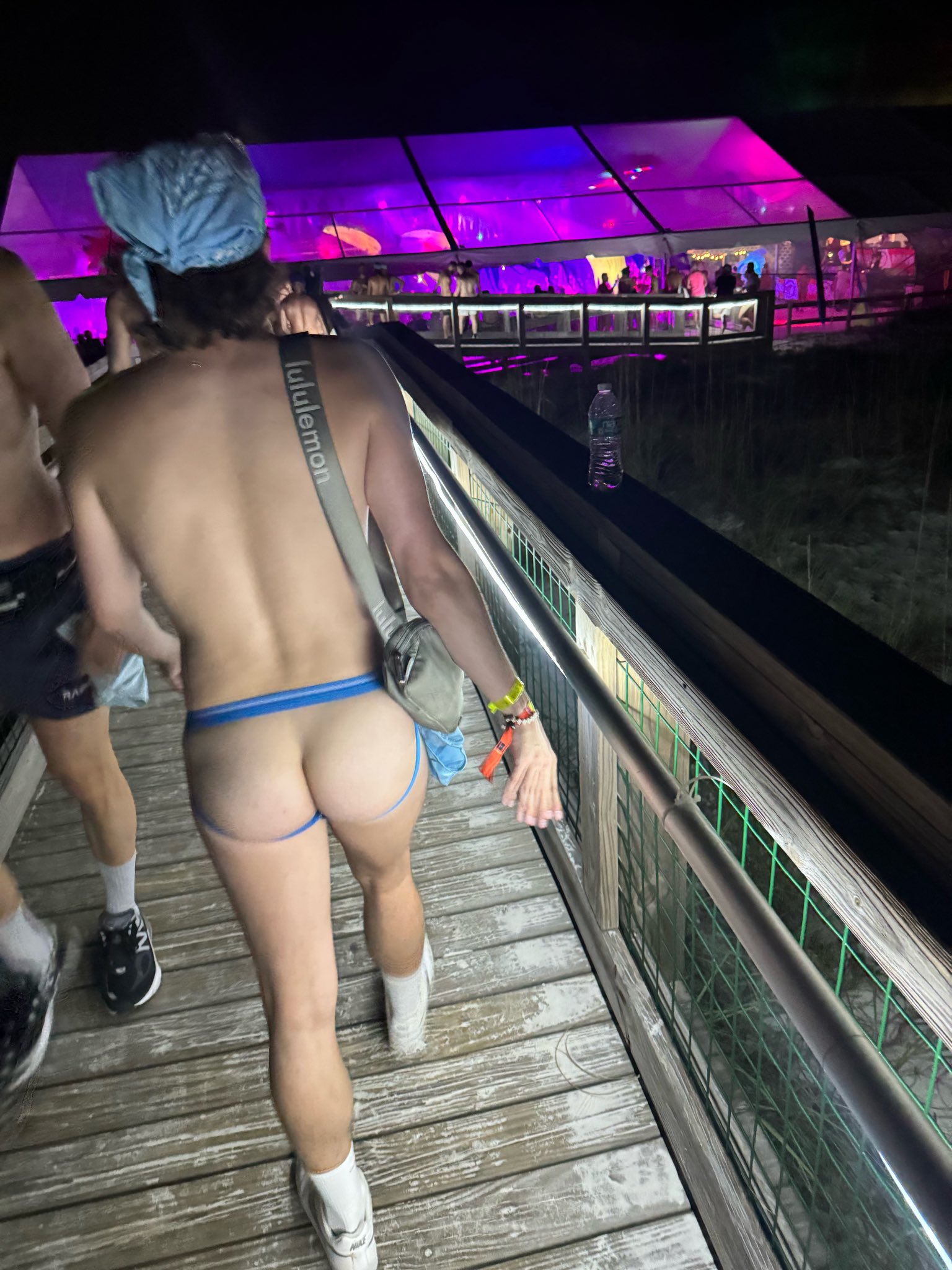 my butt got lots of attention this wknd https://t.co/C6fzlMCl1Q