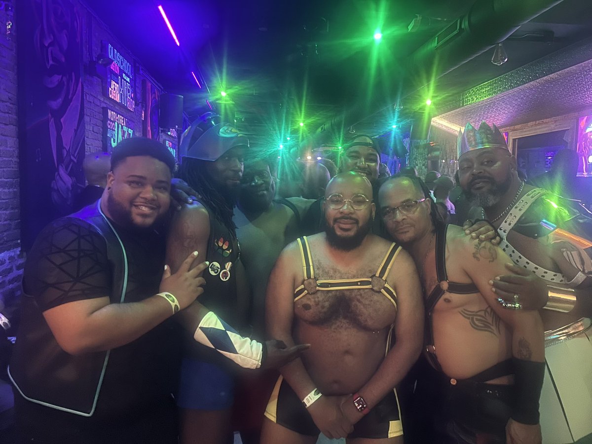 MmONYX01's tweet image. 2017 vs 2024. And we all still here. My brothers ❤️❤️❤️@TrebleOnyx @fatboytee_ @1987ironwolf @CheshireOnyx #symphonyline #onyxmidwest #mybrothers