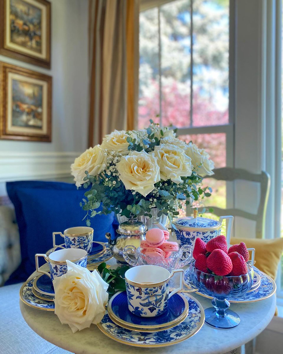 Instagram user sandrajelo's beautiful, blue-and-white tea table is beckoning for us to pause and savor the moment with tea. Who would you like to enjoy teatime with today on Memorial Day?