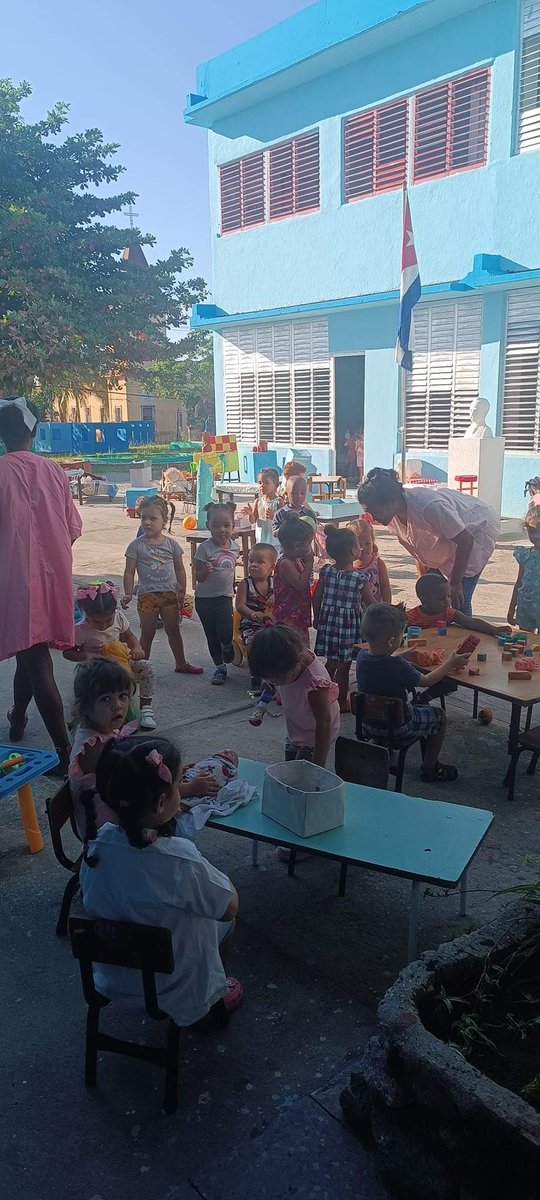YamileRamosCord's tweet photo. Después de realizar acciones de mantenimiento constructivo, reabrió sus puertas el Círculo Infantil "Pioneritos del 2000" del municipio #PinardelRío  #Cuba #PorNuevasVictorias https://t.co/hf9E64bzm0
