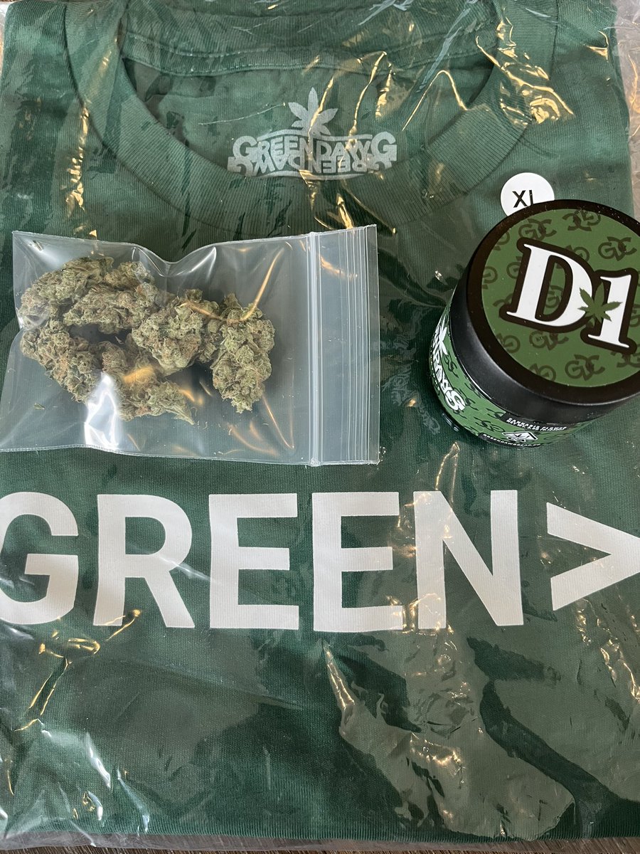 greendawgtwit's tweet photo. RT &amp; follow to win…
1. 8th of Sour Diesel.
1. 8th of D1.
1. Tee shirt.
MUST BE IN MERICA!!!
🔋🔋🔋🔋🔋🔋🔋🔋🔋🔋🔋🔋🔋🇺🇸🇺🇸🇺🇸🇺🇸🇺🇸🇺🇸🇺🇸🇺🇸🇺🇸🇺🇸🇺🇸🇺🇸🇺🇸 https://t.co/VIGntYZBYq