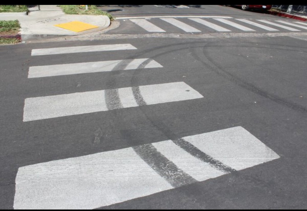 🌈 
Where is the “manhunt” for this crosswalk 😂
 “White Lines Matter!”