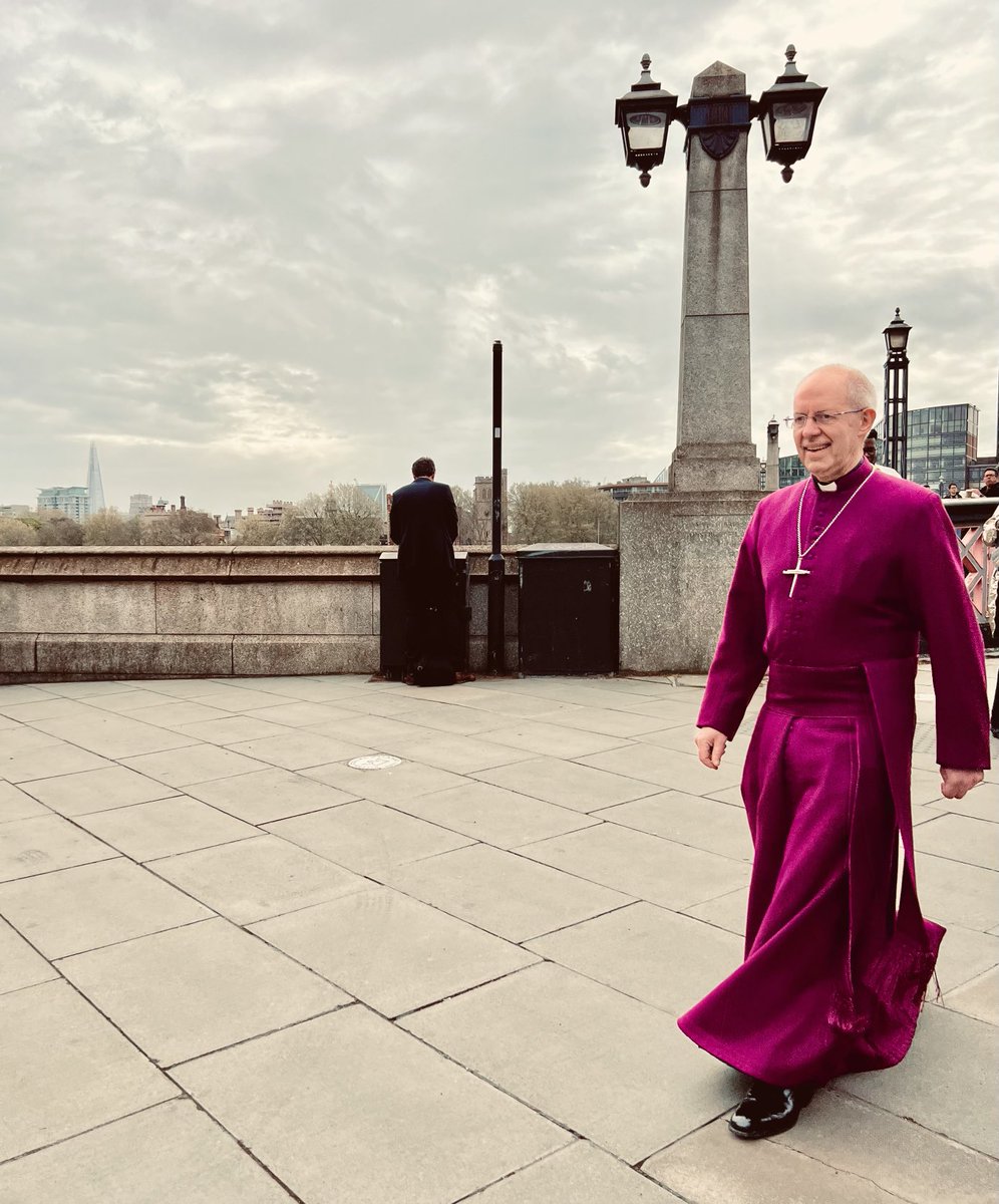 The Archbishop of Canterbury, the Shard, and a Chap relieving himself, all in one shot.  Can anyone raise me? 😁🤓