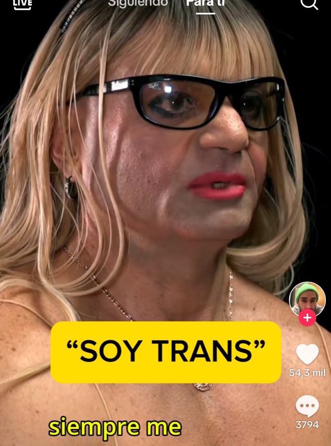 pachachox's tweet photo. salta la sorpresa en el molinon https://t.co/PaJs1GraVt