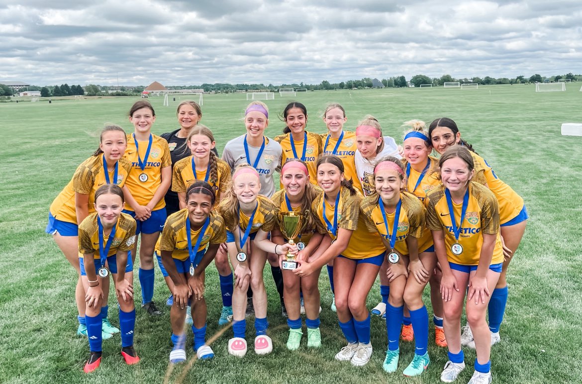 TeamChicago's tweet image. Huge Congratulations to our 2010 Elite Girls who won their tournament today at the @CamptonUnitedSC event 🏆

#developmentfirstresultsecond
#takingover