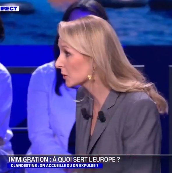 🇪🇺🇨🇵 FLASH - Échange lunaire 😳 Marion Maréchal : - Une femme c'est faite vi*ler pendant 1h par un migrant sous OQTF !! Manon Aubry : - Un peu d'humanité Mme Maréchal. Vous savez maintenant où Manon Aubry place l'humanité... 🤷🏻‍♂️ #DebatBFM #BFMTV #Reconquête