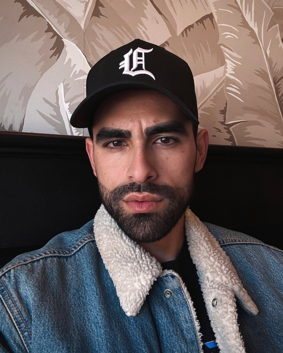 on a date… kinda nervous