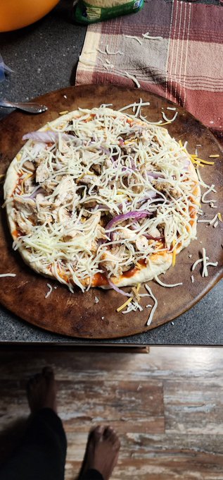 I made pizza from scratch. Yes I can cook. Yes I'm single. https://t.co/9NzgveIEWT