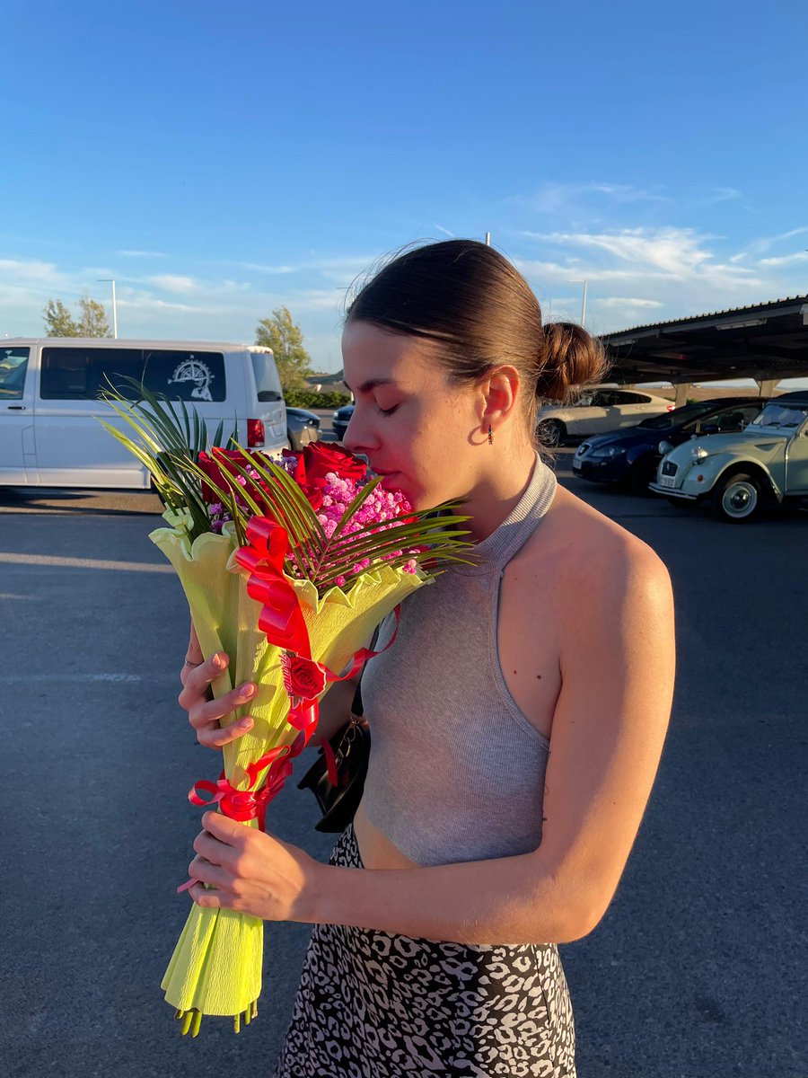 MariaLzaro28's tweet photo. Hoy e sido protagonistas y no espectadora🥰🥹❤️💐 https://t.co/7MDc2POol7