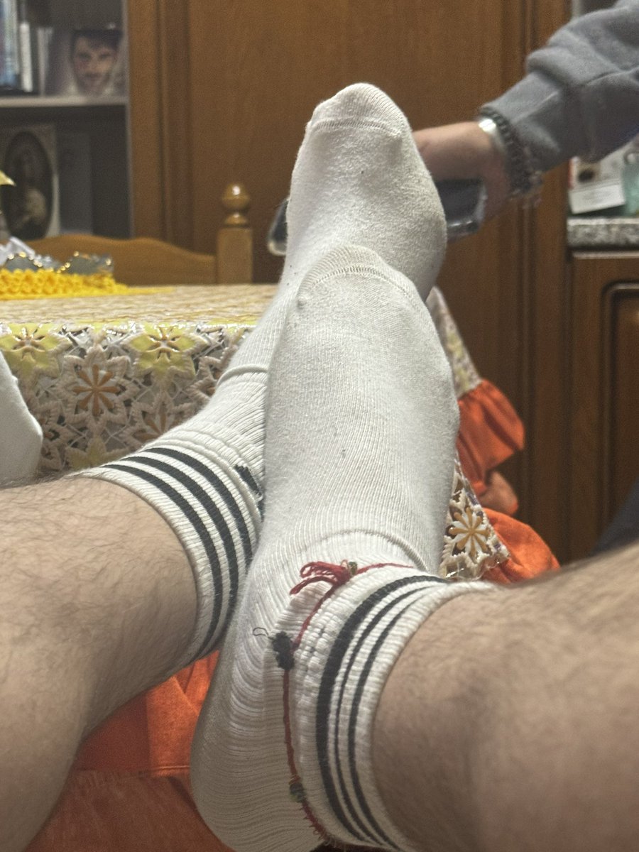 DomBh94's tweet photo. #feet #Feet #feetworshi̇p https://t.co/UIQEXh6N8p