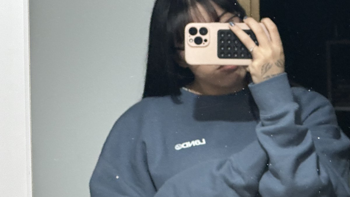 i’m sorry the mirror is kinda dirty but look at how cozy this sweater looks 🥹