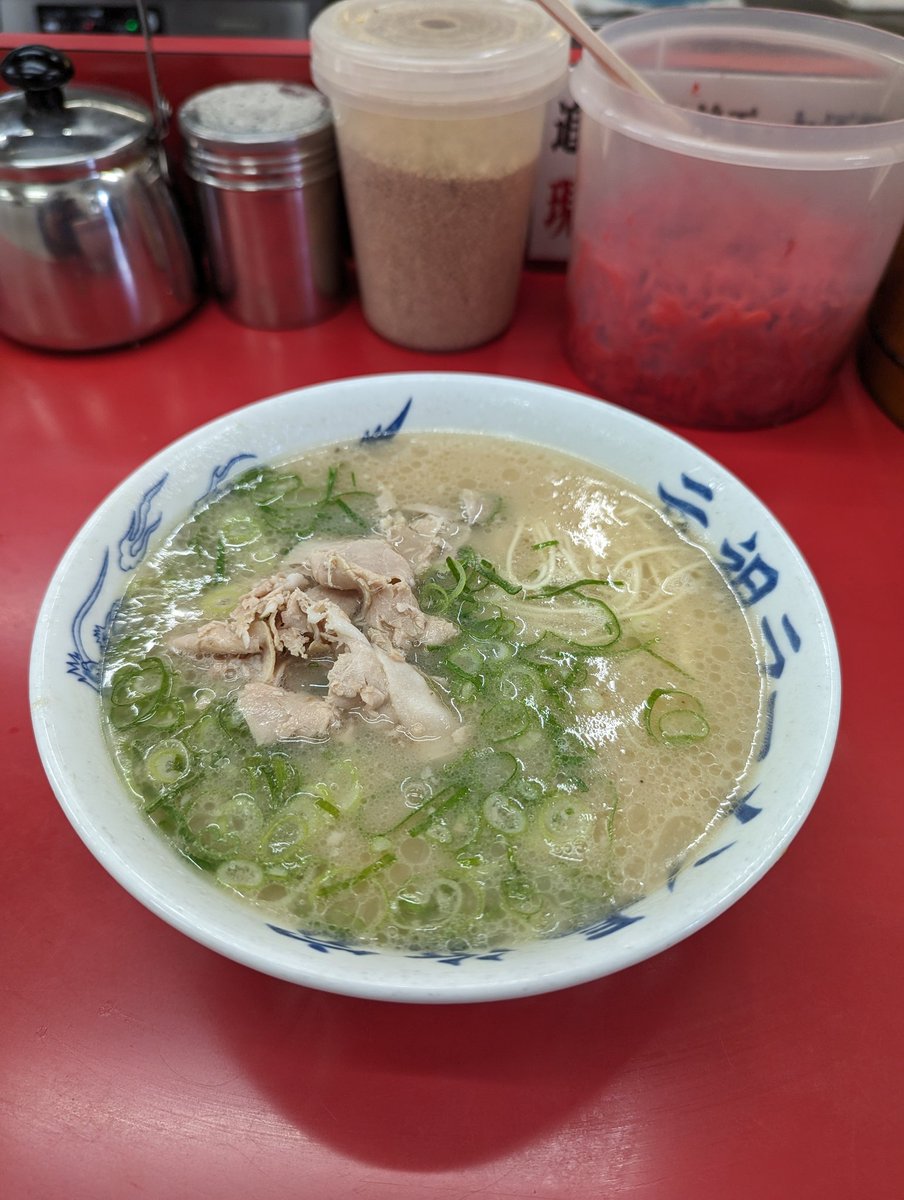 クロスロード終わって寂しいけどホッとしてる。壮大なチームワーク、皆さんそれぞれ最高のパフォーマンスだったなと改めて実感。舞台裏でイヤホンしながら演奏しているので、いつもカーテンコールでいざ舞台に出るとお客さんの熱さにびっくり。ありがとうございました！#ミュージカルクロスロード