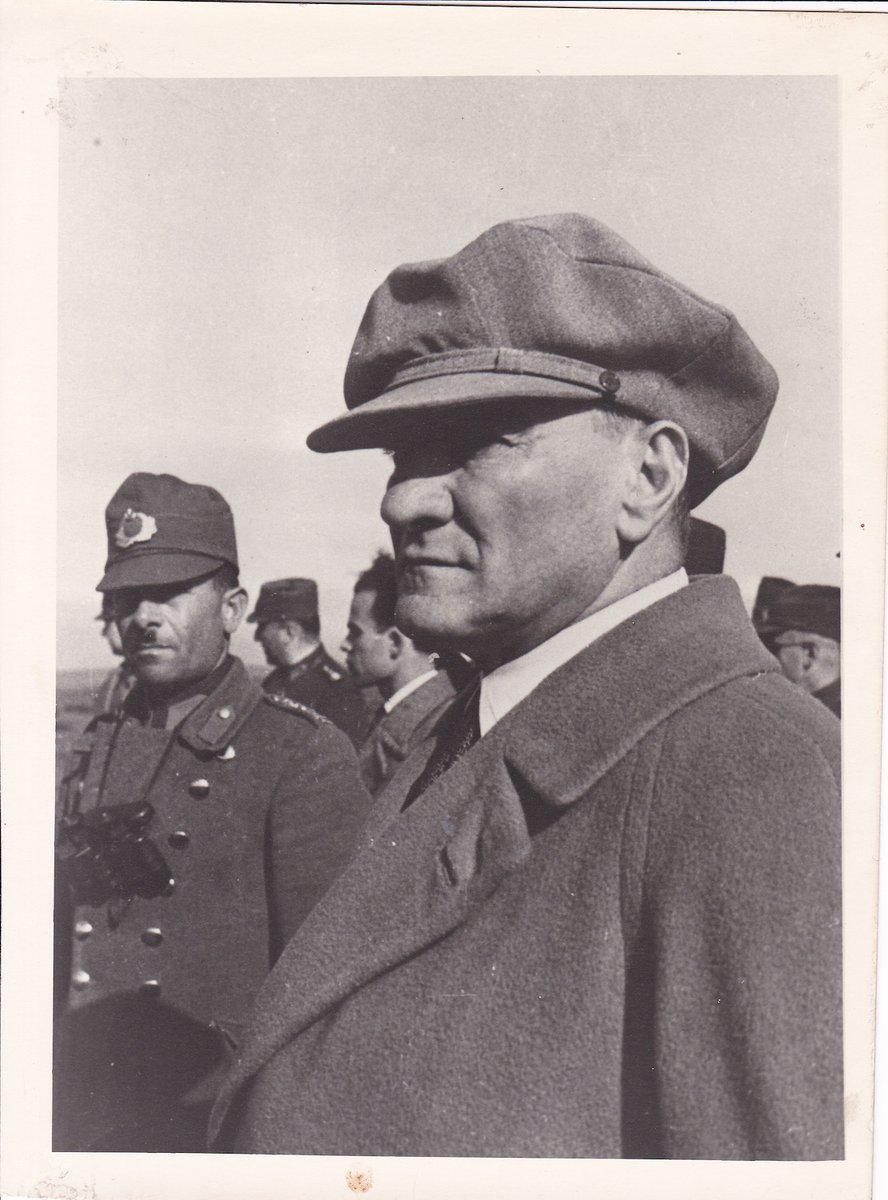 #TarihteBugün 📅
Gazi Mustafa Kemal Atatürk İstanbul Metris'te, Harp Akademileri Tatbikatlarında. (28 Mayıs 1936)