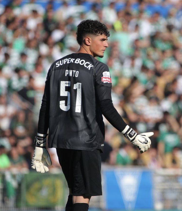 DTransferencias's tweet photo. 🚨 Diogo Pinto vai regressar ao Sporting CP B para continuar a evoluir, revela o jornal ‘A Bola’. https://t.co/ZmJ3KTv7Jt