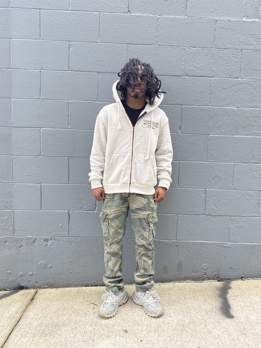 siahmf's tweet photo. i’m really just a cool ah yn https://t.co/bQq6mrqq7H