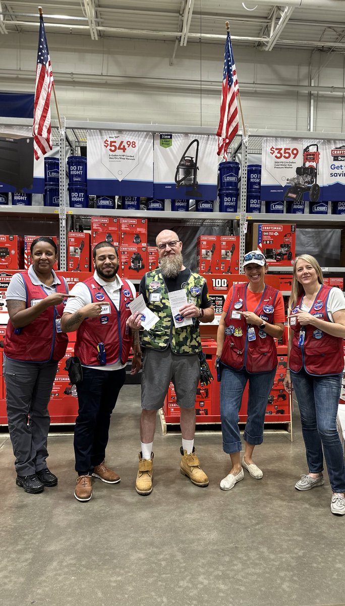 Shout out to Mike aka all around team player at 1909. Thank you for taking care of our customers daily! <a href="/kellydove5/">Kelly Dove</a> <a href="/GeoffLambert77/">Geoff Lambert 🄶 🄵 ²</a> <a href="/BenitoKomadina/">Benito.Komadina@Lowes</a>