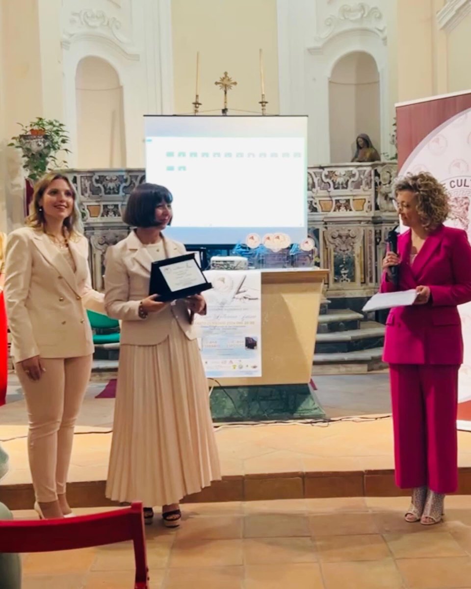 AntoneSalvatore's tweet image. A #visciano per il Premio nazionale #ipazia:  la #scrittura come #denuncia sociale. Menzione speciale per L’Africa nel Cuore. Un grazie alla giuria e all’Associazione che ha curato l’evento. E’ stato un momento di crescita personale. #libri #cultura #africa #bambini