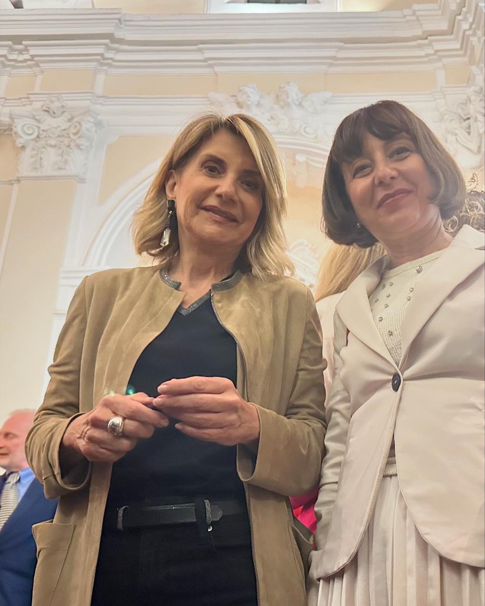 AntoneSalvatore's tweet image. A #visciano per il Premio nazionale #ipazia:  la #scrittura come #denuncia sociale. Menzione speciale per L’Africa nel Cuore. Un grazie alla giuria e all’Associazione che ha curato l’evento. E’ stato un momento di crescita personale. #libri #cultura #africa #bambini