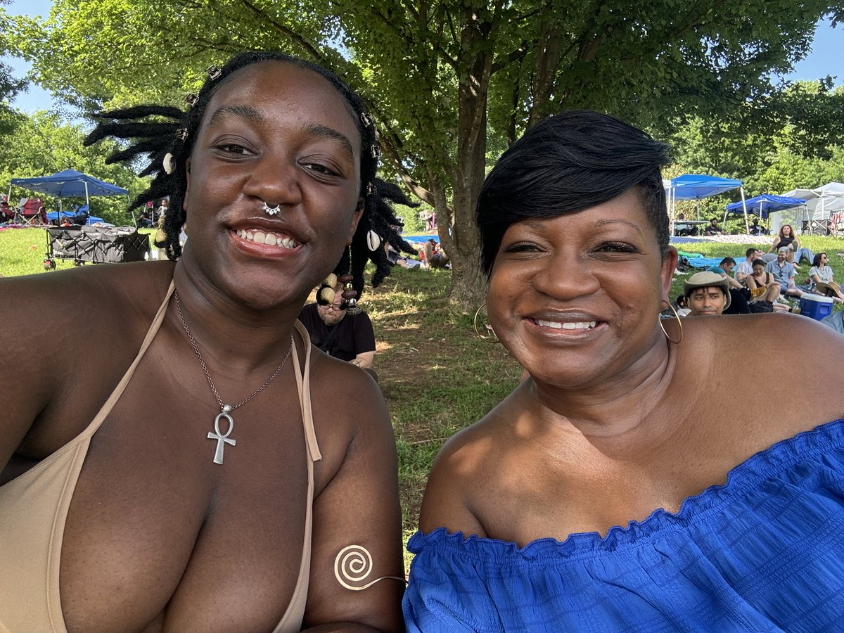 Enjoying this beautiful weather and jazz music! Waiting to get my flute music on with Andre 3000!! #atljazzfest #flutemusic #peaceful