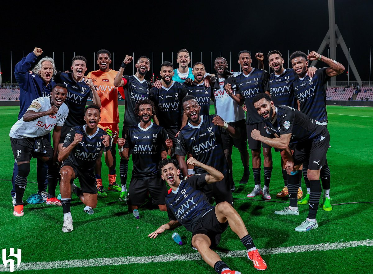 mohamed_alqah10's tweet image. مبروكين يازعماء على الدوري الذهبي💙💙😍🫶🏻
@Alhilal_FC