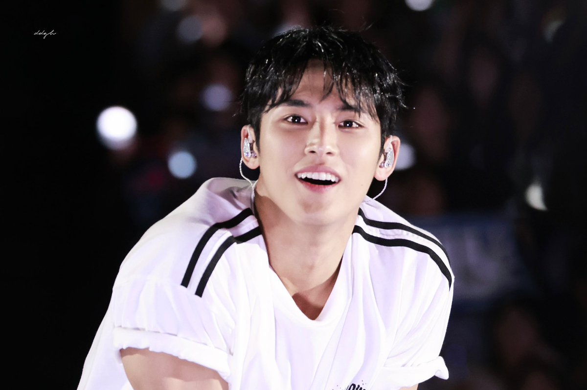 mingyu pics tweet media