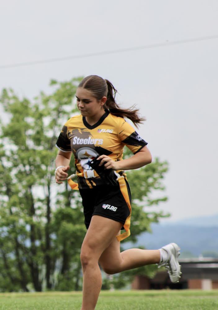 bpsdinfo's tweet image. Bethel Park’s Brooke Kessler participated in the inaugural Big 33 girls flag football tournament over the weekend. Kessler’s Steelers lost to the Eagles in the championship game of the 4-team tournament, 20-14 (the Commanders &amp;amp; Ravens sponsored the other teams). 
#big33 #bpproud