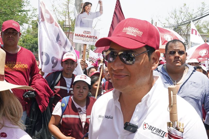 Display Noticias tweet media