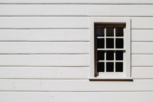 OntarioExt's tweet image. #Fact: Beyond aesthetics, the color of your siding can affect your home's energy efficiency. Lighter colors reflect sunlight and heat, while darker colors absorb it, potentially impacting your heating and cooling costs.