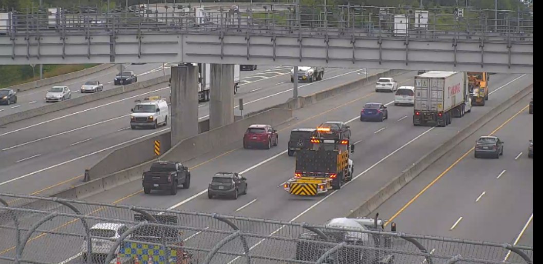REMINDER - ⚠️ #BCHwy1 stalled vehicle eastbound east of #PortMannBridge. The right lane is blocked and Mainroad is on scene.
#SurreyBC