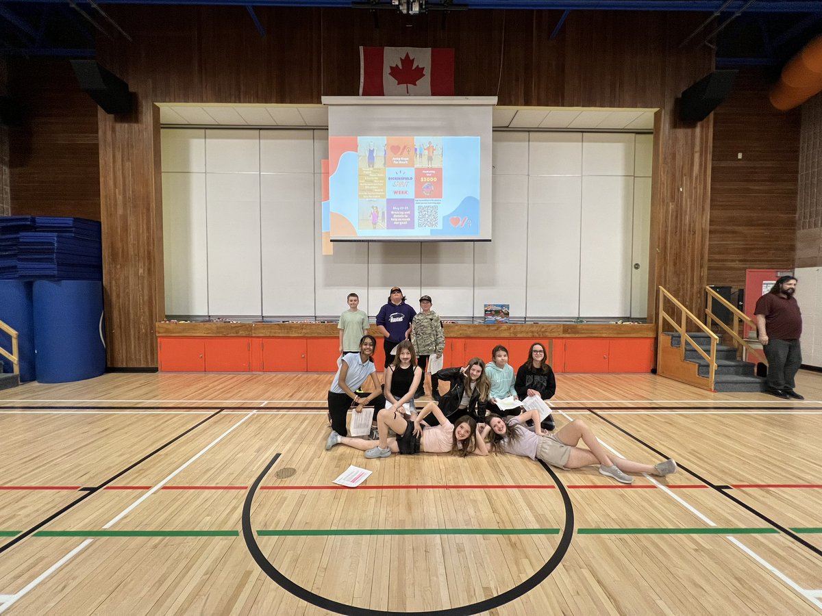 Today was our Kickoff Assembly for #jumpropeforheart! Thanks to Mme Jenna+Mme Diana and our Dickinsfield Jump Ropers who got the crowd pumped up to reach our school fundraising goal ($3000) for @HeartandStroke ! 🫀 Donate here: jumpropeforheart.crowdchange.ca/51377