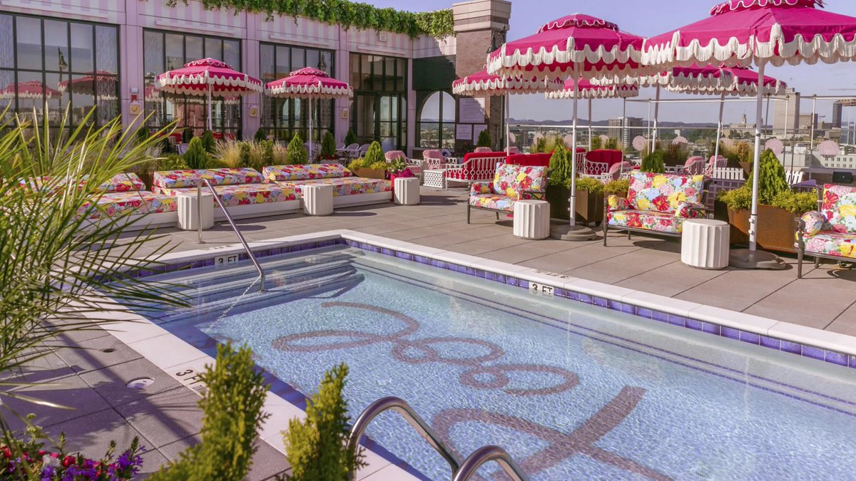 Our friends at The Graduate made @StyleBlueprint's list of the most instagrammable hotel pools in the south! 👏 ⛱ Check it out for yourself to snap that perfect pic! 📸 styleblueprint.com/nashville/ever…