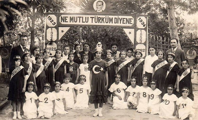 1934 Atatürk Türkiyesi Araplaşmadan yıllar önce.