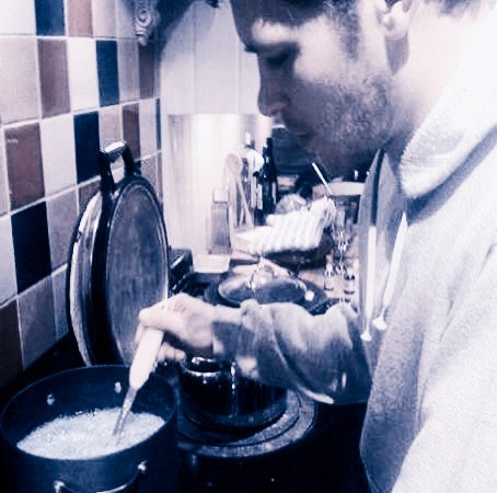 ᅠ
ᅠ
ᅠᅠᅠPeguei ele distraído fazendo o leite da hay, depois passa do ponto e ele não sabe por que.
ᅠ
ᅠ