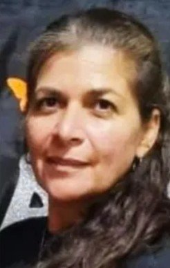 Érica Beatríz Torres tenía 45 años, era bibliotecaria, LA MATARON !!!, de 20 puñaladas!! el femicida es Juan Marcelo Cáceres. ella hacía dedo para ir a trabajar. Intentó violarla y la mato!!, en las Breñas, Chaco. No pudo sobrevivir a las heridas. #Justicia!!! QEPD Érica😔💜