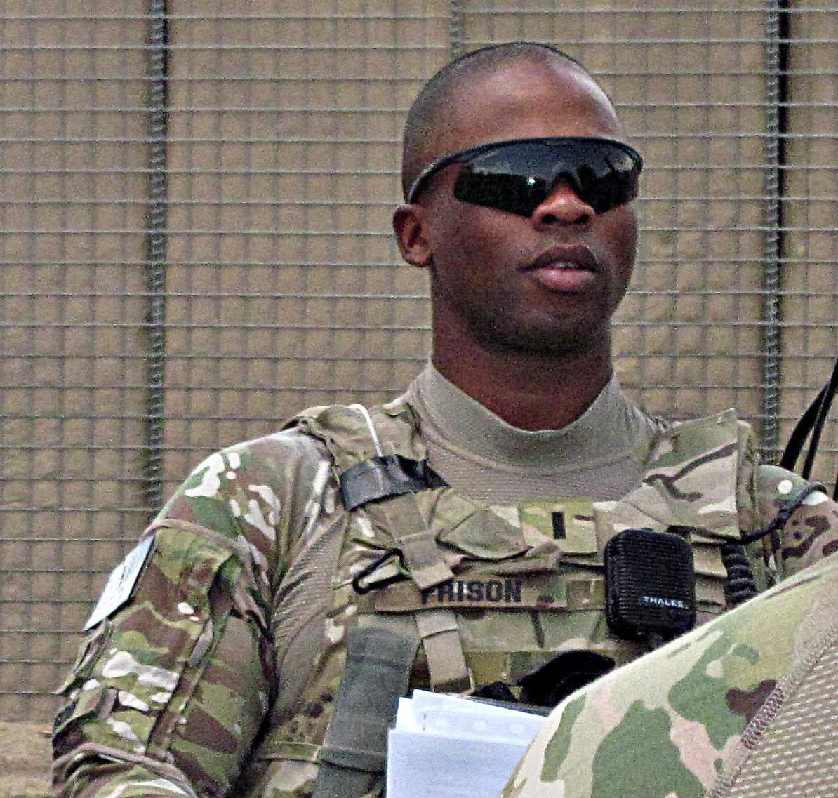 FakeTylerMorgan's tweet photo. Remembering my fallen #BlueSpaders Spc Michael Elm, and 1LT Demetrius Frison, KIA Khowst Province, Afghanistan, 2011 #RIP #MemorialDayRemembrance https://t.co/yHpt7dQLW4