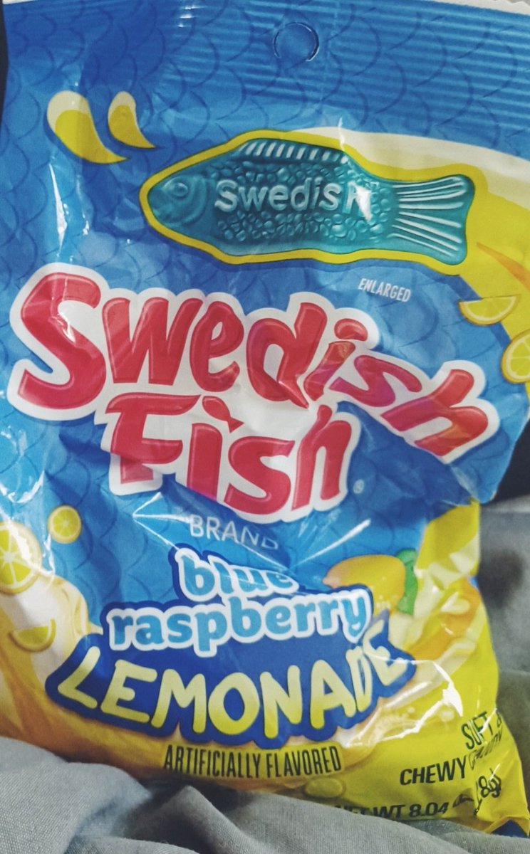 angela_mcadrian's tweet image. These candies are so good. 🤗🍬 #blueraspberrylemonade #swedishfish