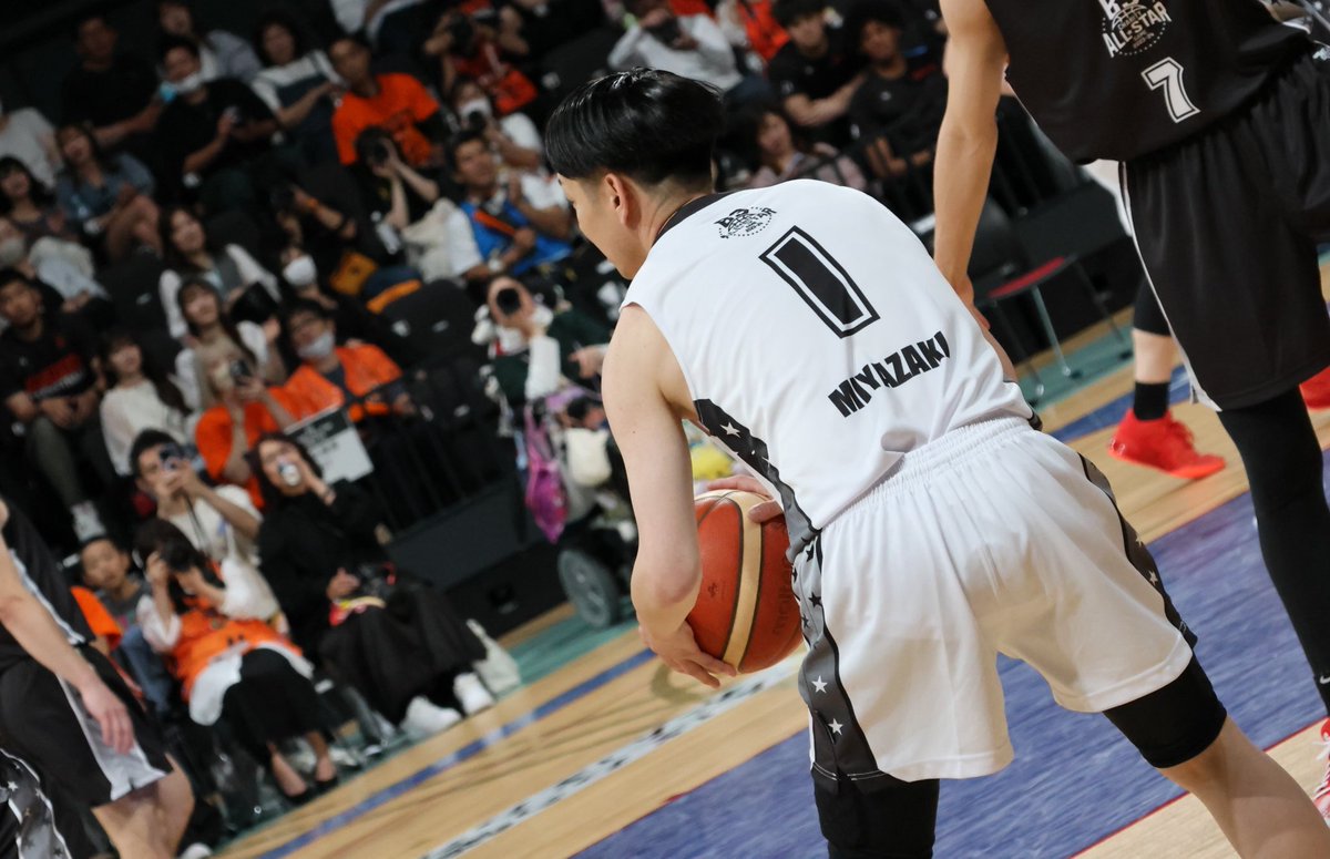 aifl314's tweet photo. チャリティオールスター

背面verの宮様♥

#ヴィアティン三重BB 
#宮﨑恭行
元 #FE名古屋 https://t.co/wrmB4M9Nqr