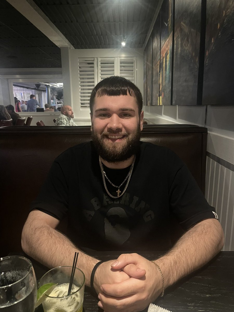 _johnnyv88_'s tweet image. When I ask her what we having for dessert and she says it’s me 😁