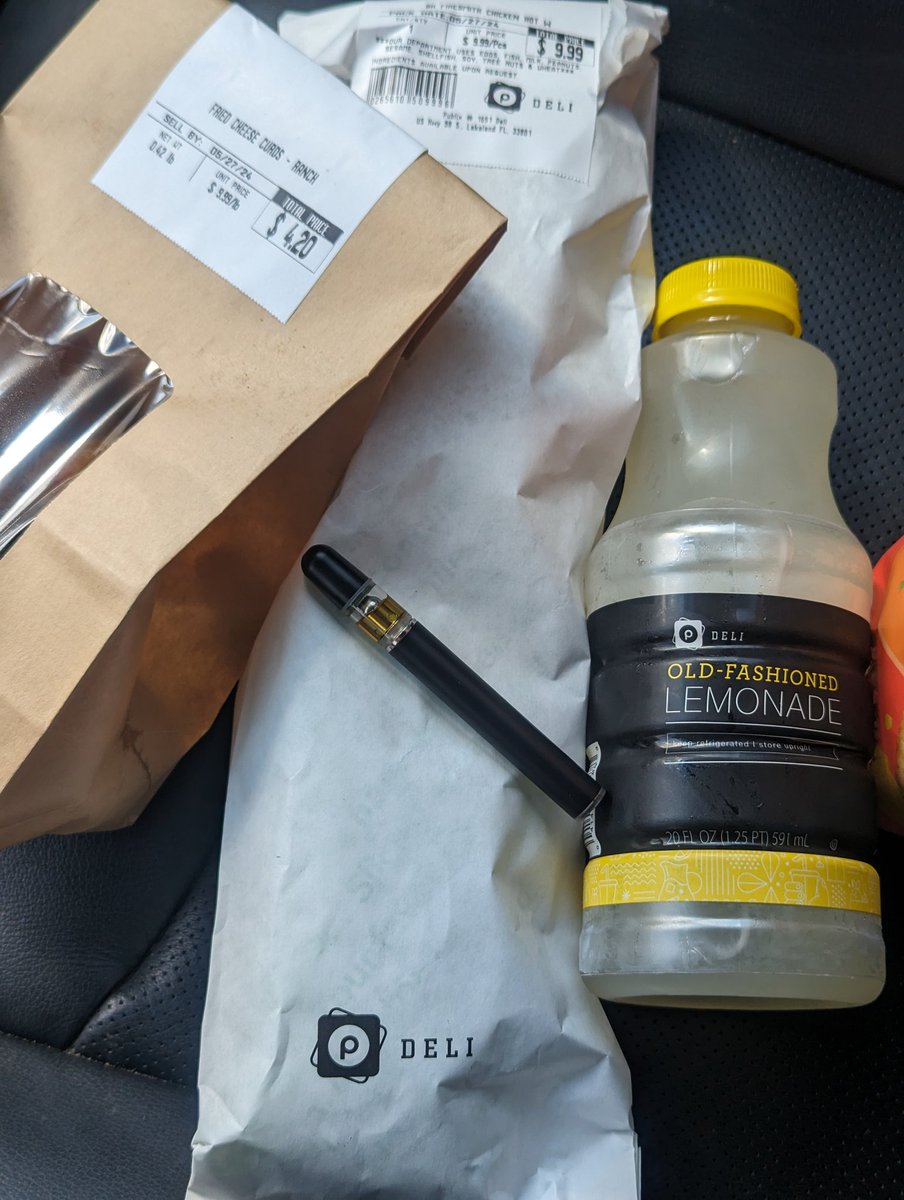 When the wife says:

'Pick something up for yourself while you're at the store. I made nuggets and fries for me and the kids.'

#420community #JoinTheSesh 💨💨😶‍🌫️