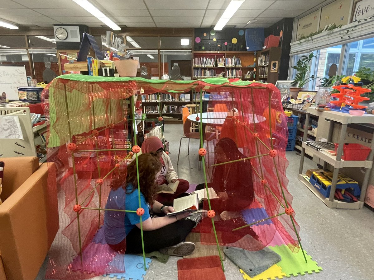 librarycreedon's tweet photo. Creating reading spaces is fun #edchat #readingcommunity #maker https://t.co/Gbhz9YMPEJ