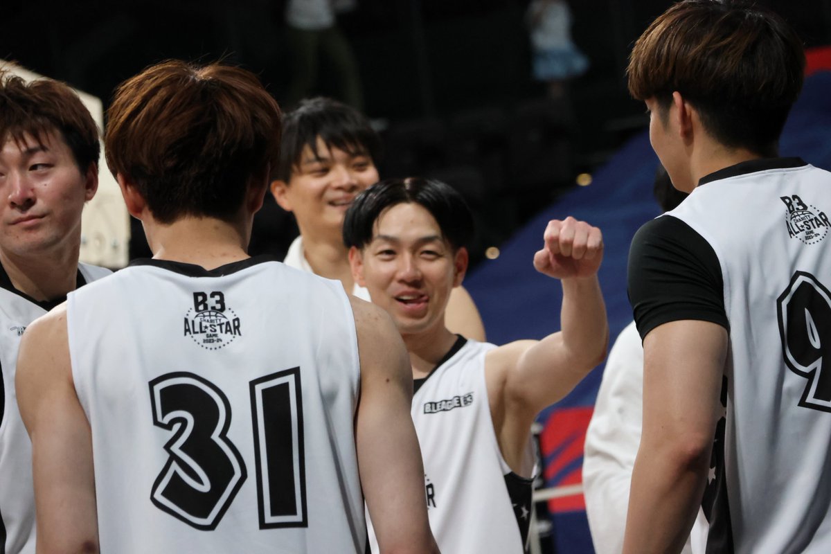 aifl314's tweet photo. チャリティオールスター

キャプテン宮様♥

#ヴィアティン三重BB 
#宮﨑恭行
#B3チャリティオールスター
チラッと武藤選手♥
#鹿児島レブナイズ 
#武藤修平
元 #FE名古屋 https://t.co/JsVLN82IP0