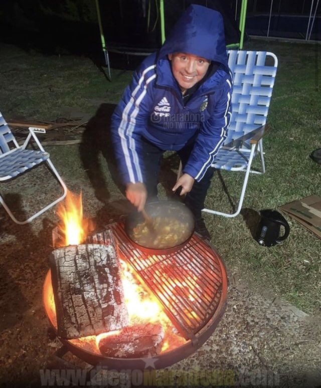 La pelota no se mancha (@diego10querido) on Twitter photo Alto guiso!!! 
Ojalá todos puedan comer algo calentito esta noche. Un abrazo muy grande!!!
(Publicado en el Facebook oficial de Diego el 22 de agosto de 2020). Alto guiso!!! 
Ojalá todos puedan comer algo calentito esta noche. Un abrazo muy grande!!!
(Publicado en el Facebook oficial de Diego el 22 de agosto de 2020).