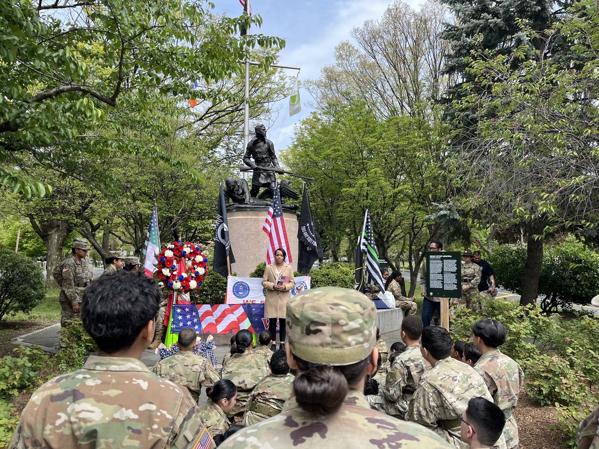 Honoring the Brave on Memorial Day Community came together for a heartfelt commemoration and flag-raising ceremony with @bxcb7, Assembly Member @GALVAREZNYC, our dedicated veterans, and the inspiring Grey Cadets. Together, we remember and honor the sacrifices of our heroes.
